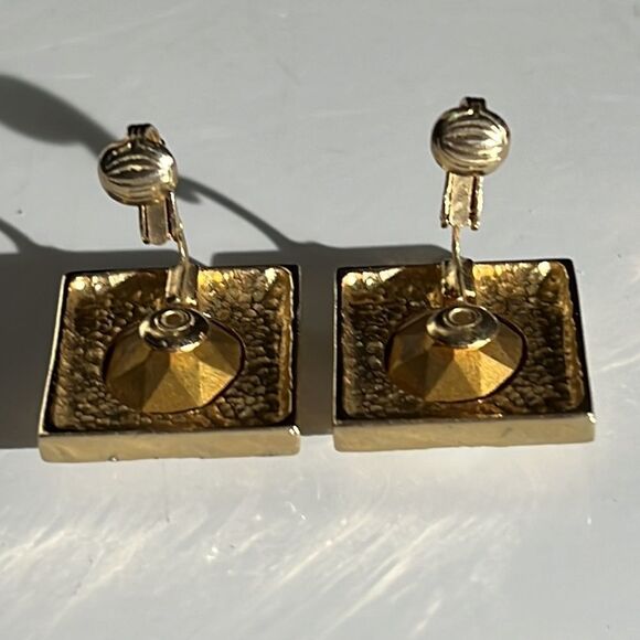 Vintage Gold Tone Square Clip on Earrings with Large Rhinestone - Picture 6 of 10
